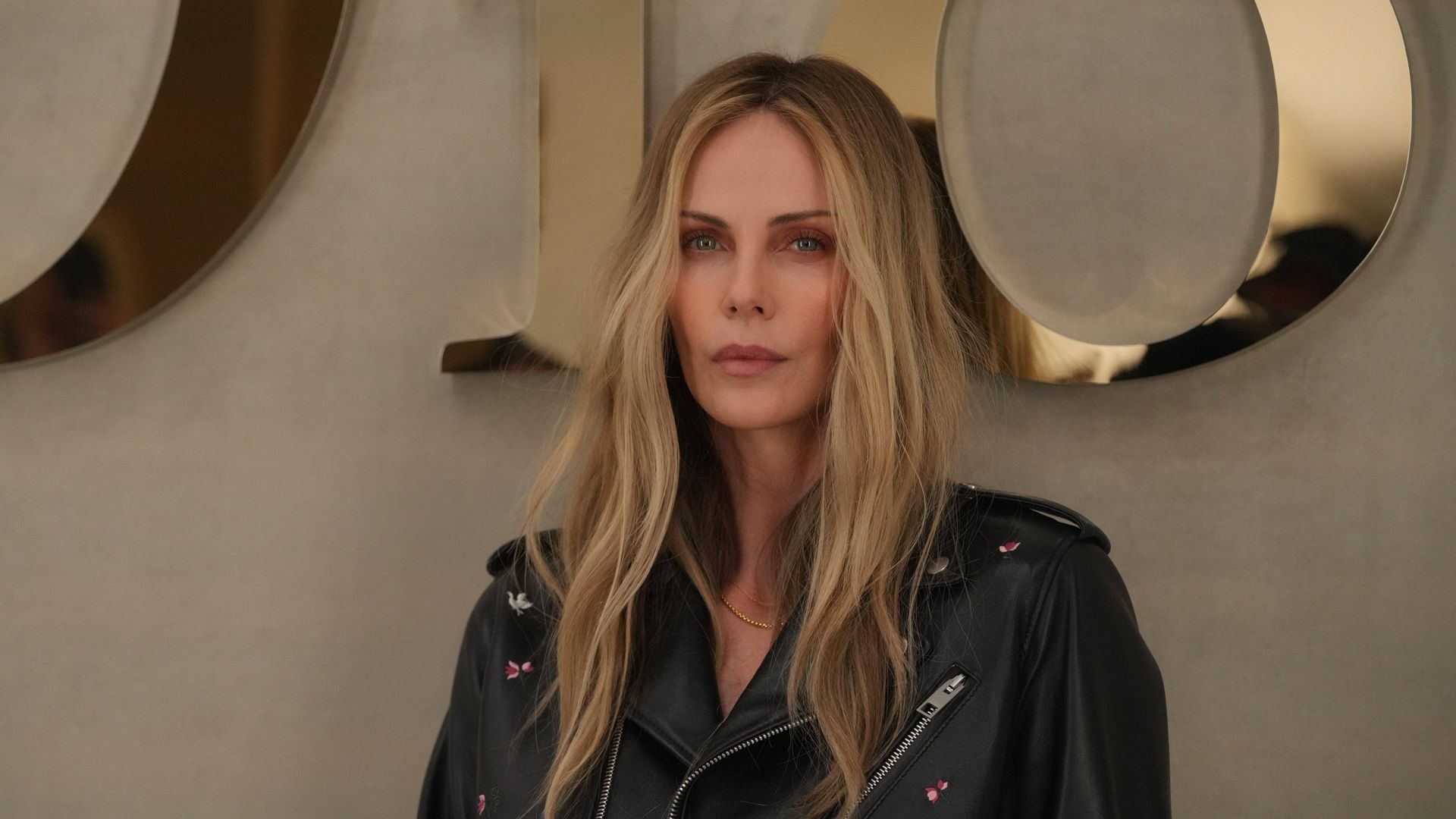 Charlize Theron en el desfile de Dior