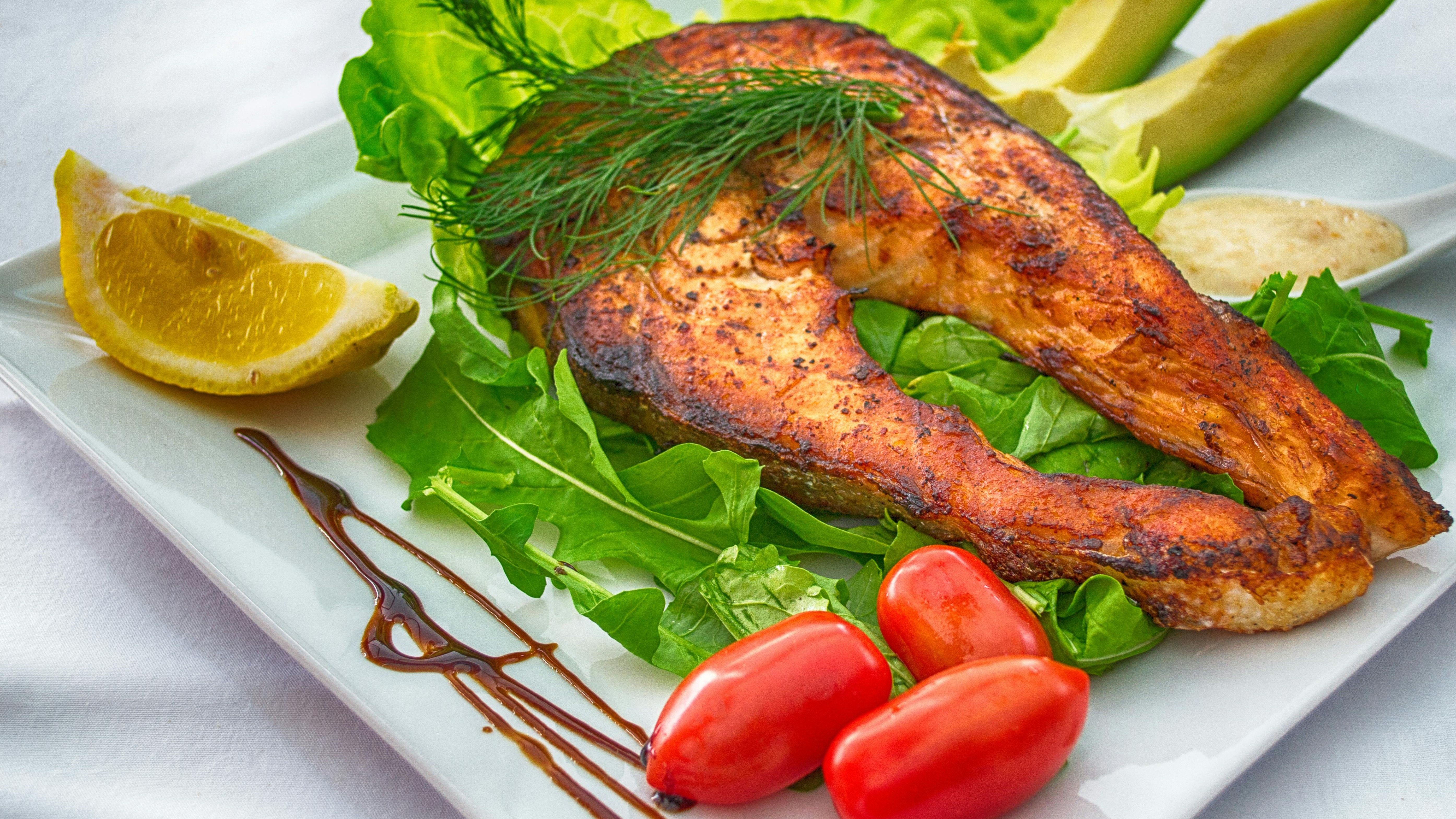 El salmón es rico en ácidos omega 3. FUENTE: Pexels