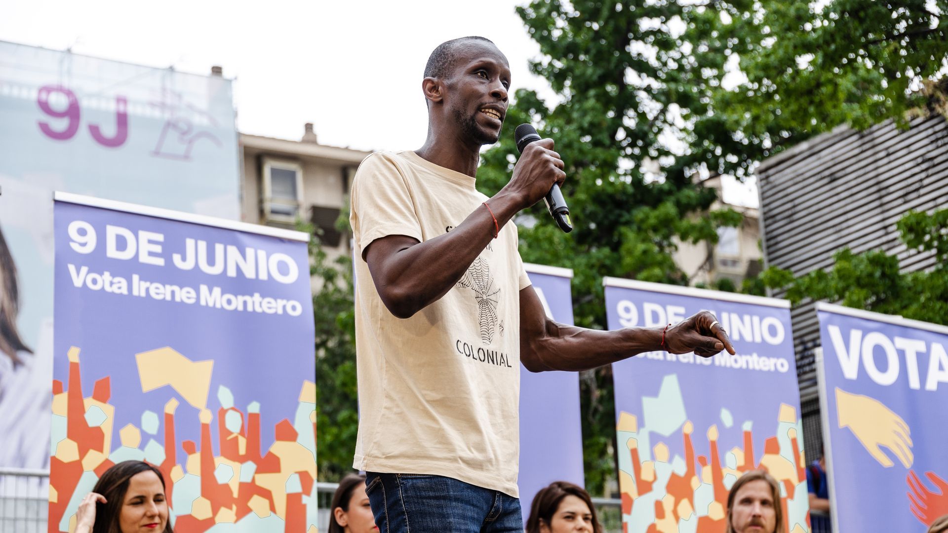 El secretario de antirracismo de Podemos, Serigne Mbayé,