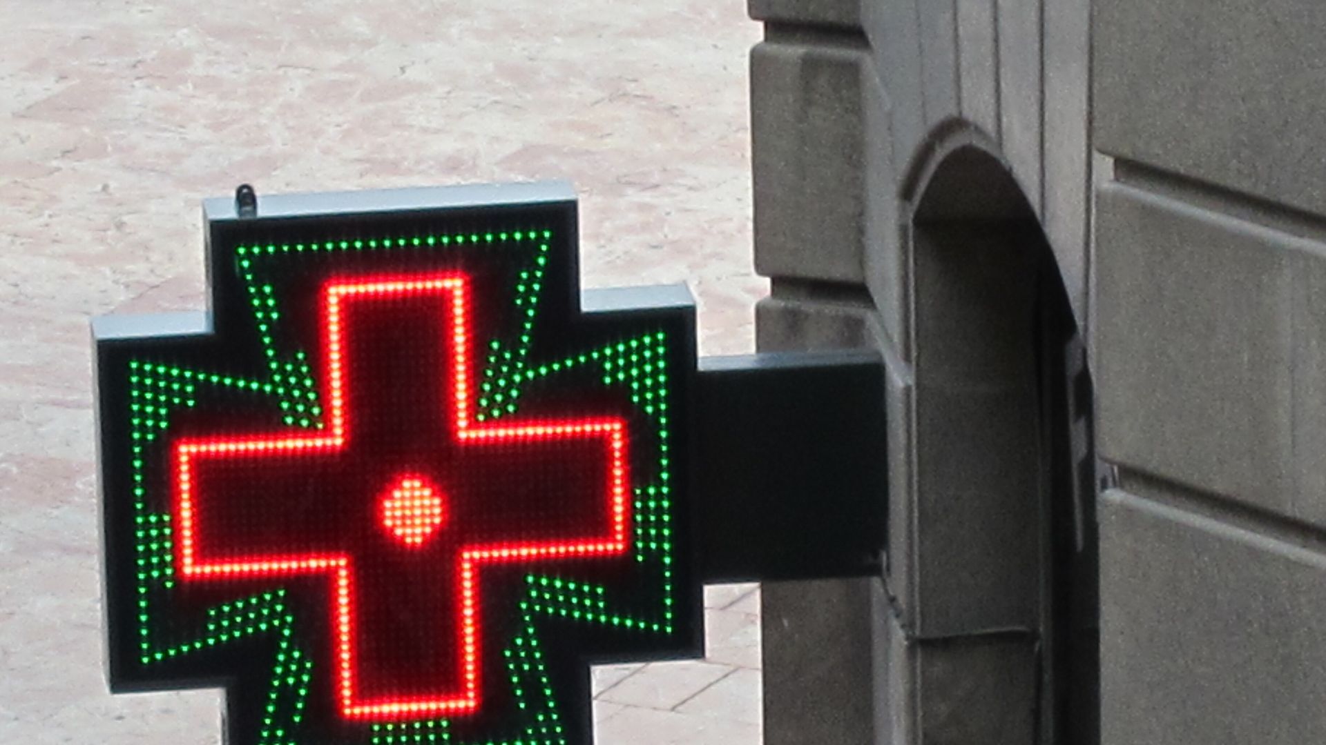 Fachada de una farmacia