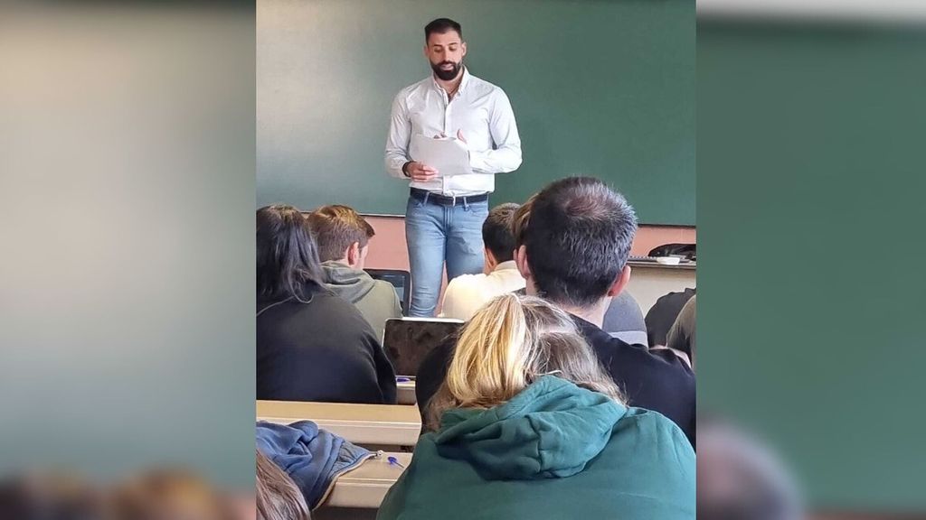 José Pablo García, profesor de francés creador del programa "Mariconízate"