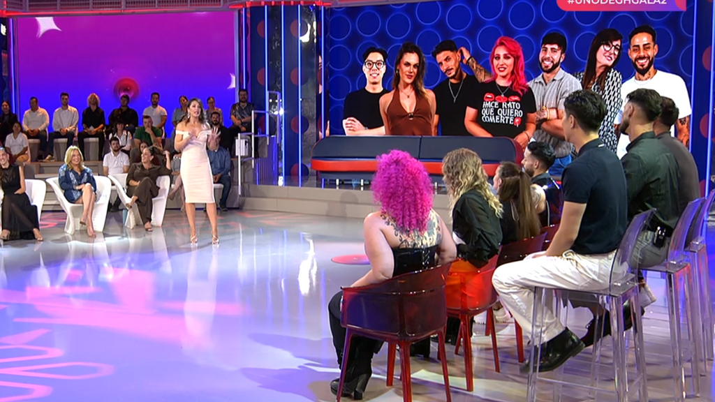 La reacción de los aspirantes al descubrir por Nagore Robles el significado del sofá