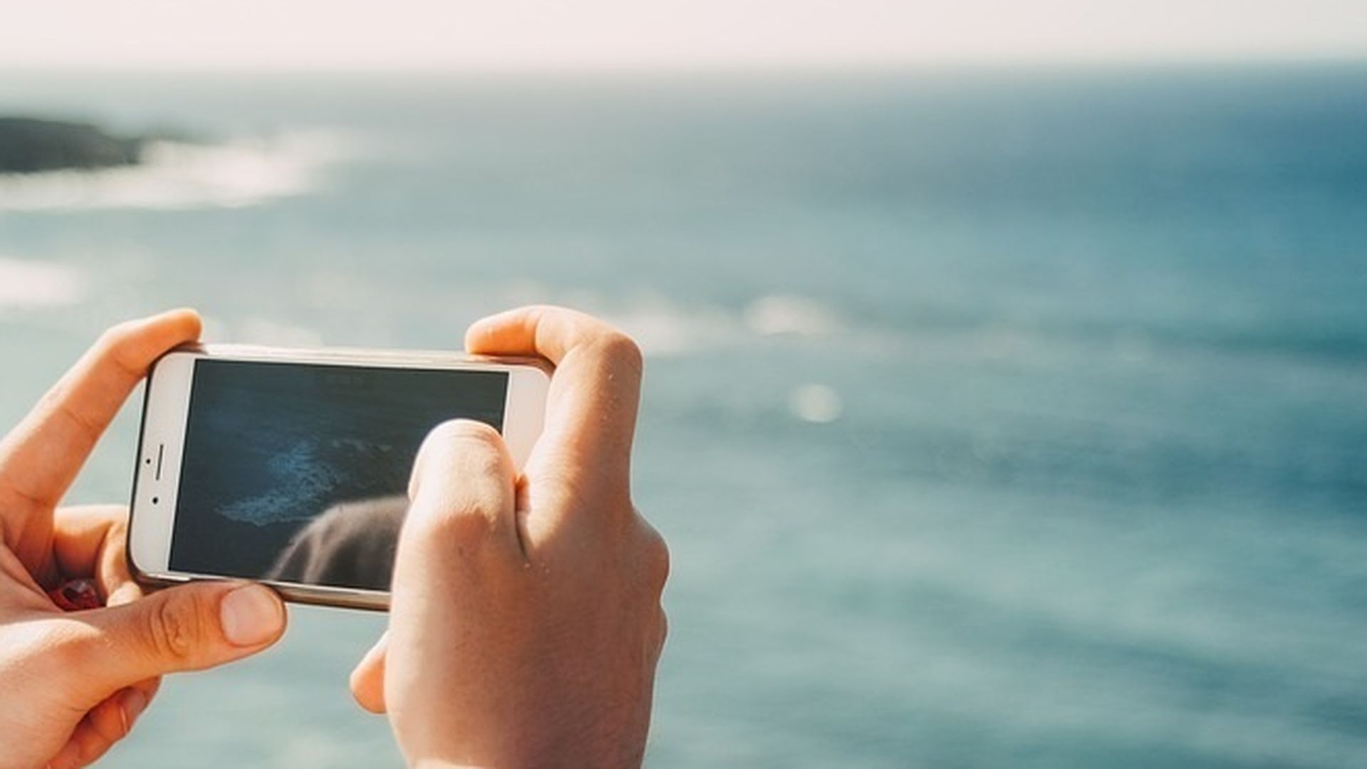 Una mujer de 46 años, madre de tres hijos, muere en Dublín tras electrocutarse con el teléfono que sostenía en la bañera