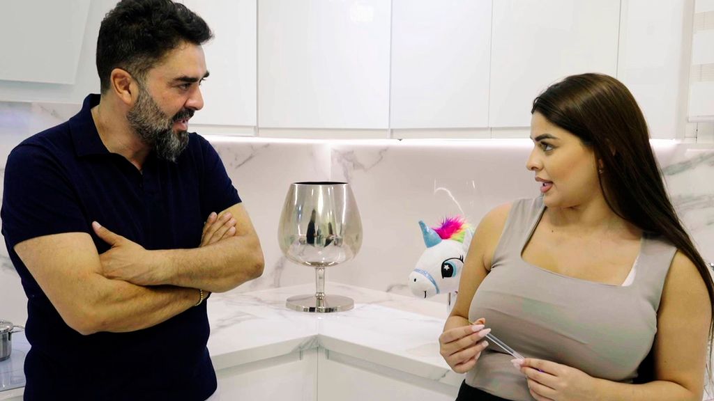 Dani Jiménez, muy contundente con La Rebe sobre la idea de tener más hijos La Rebe Temporada 1 Top Vídeos 35