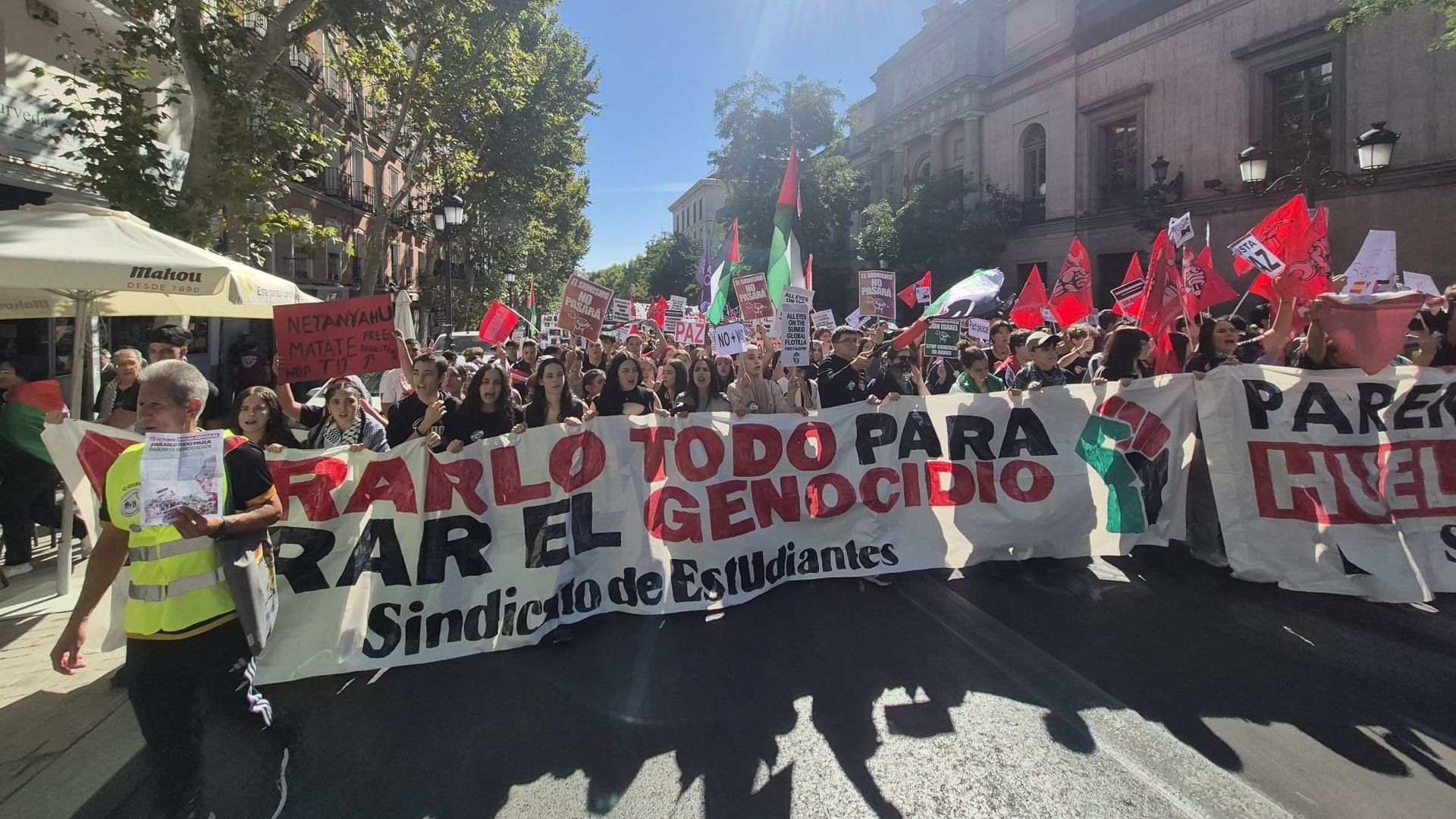 Estudiantes se manifiestan este jueves 2 de octubre en Madrid en favor del pueblo palestino