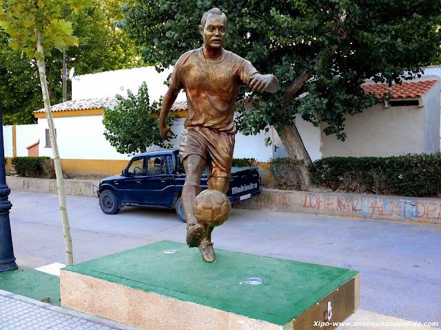 Iniesta en su pueblo