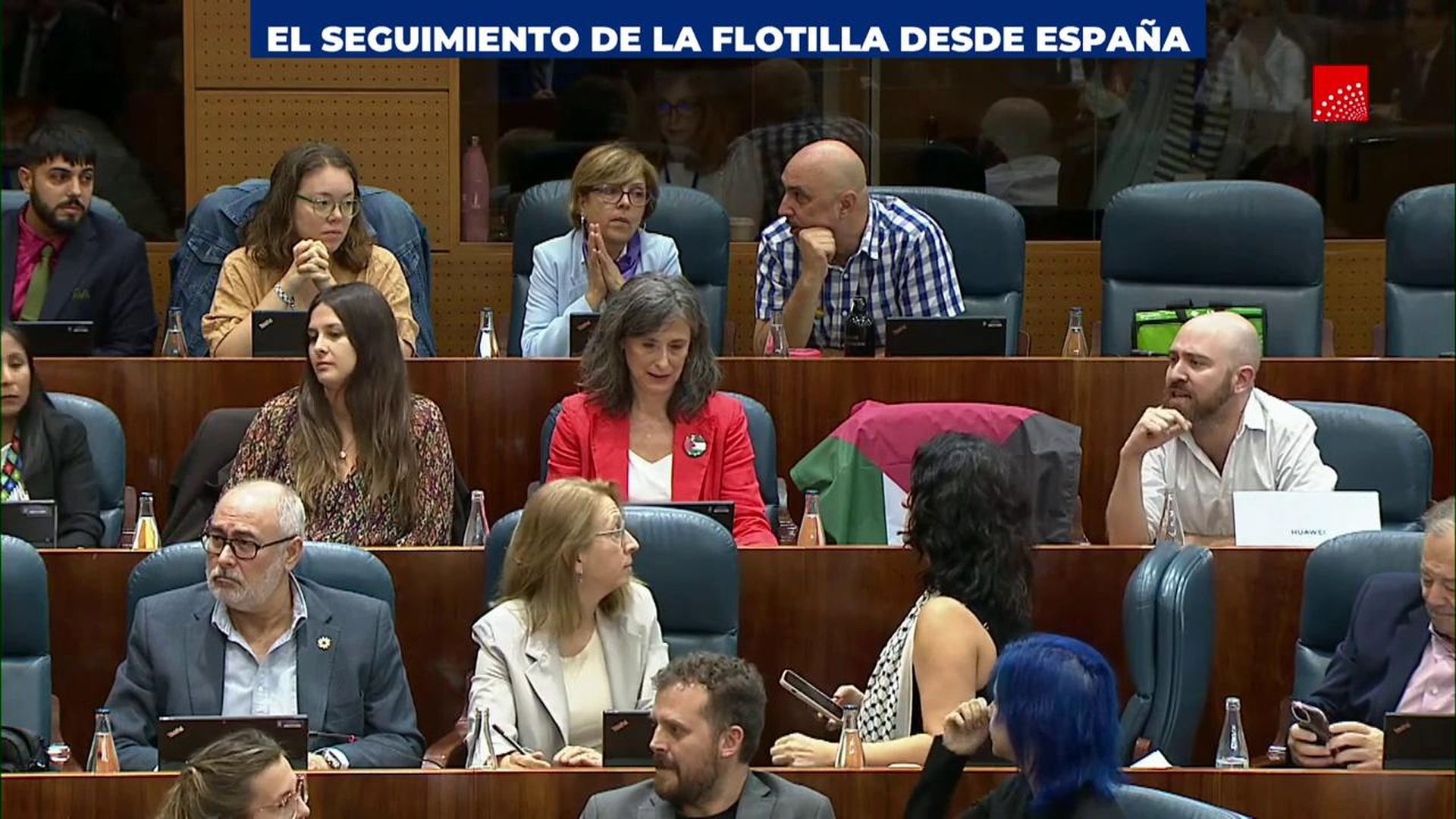 Polémica por la bandera palestina en la Asamblea de Madrid