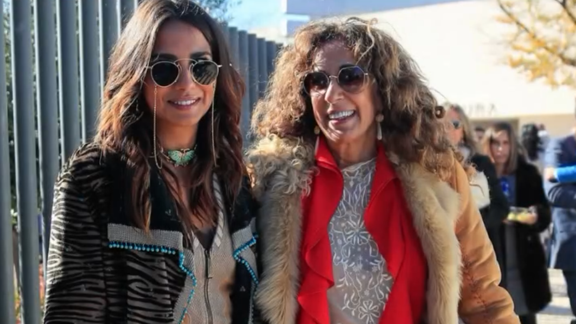 Rosario Flores junto a su hija Lola Orellana