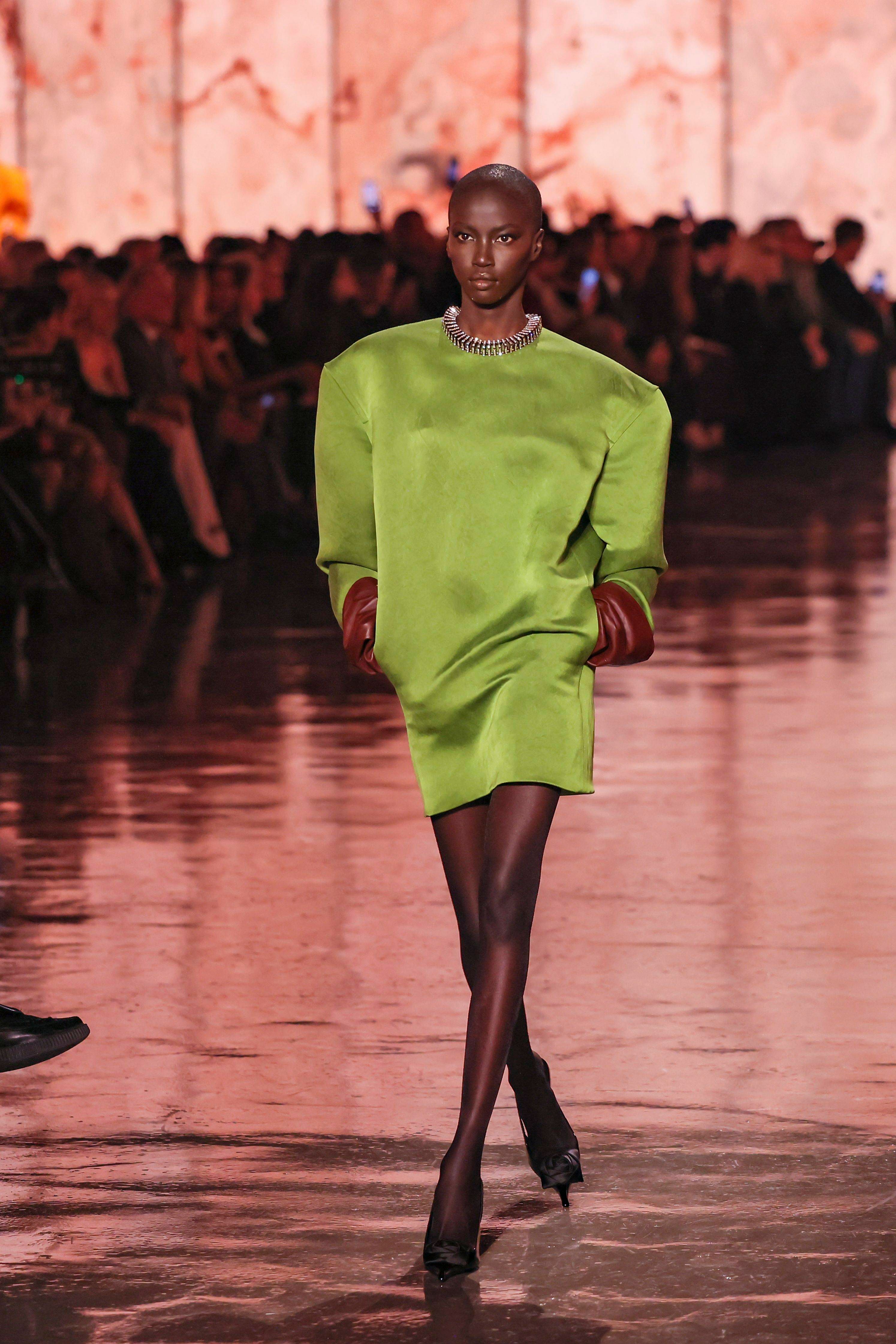 Stilettos en el desfile de Saint Laurent