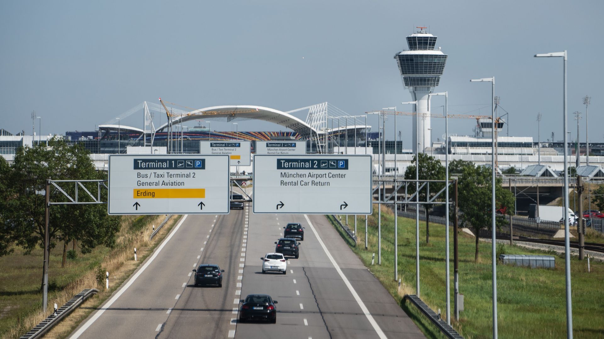 Alarma por la presencia de drones en el aeropuerto de Múnich: retoman los vuelos tras quedarse 3.000 pasajeros en tierra