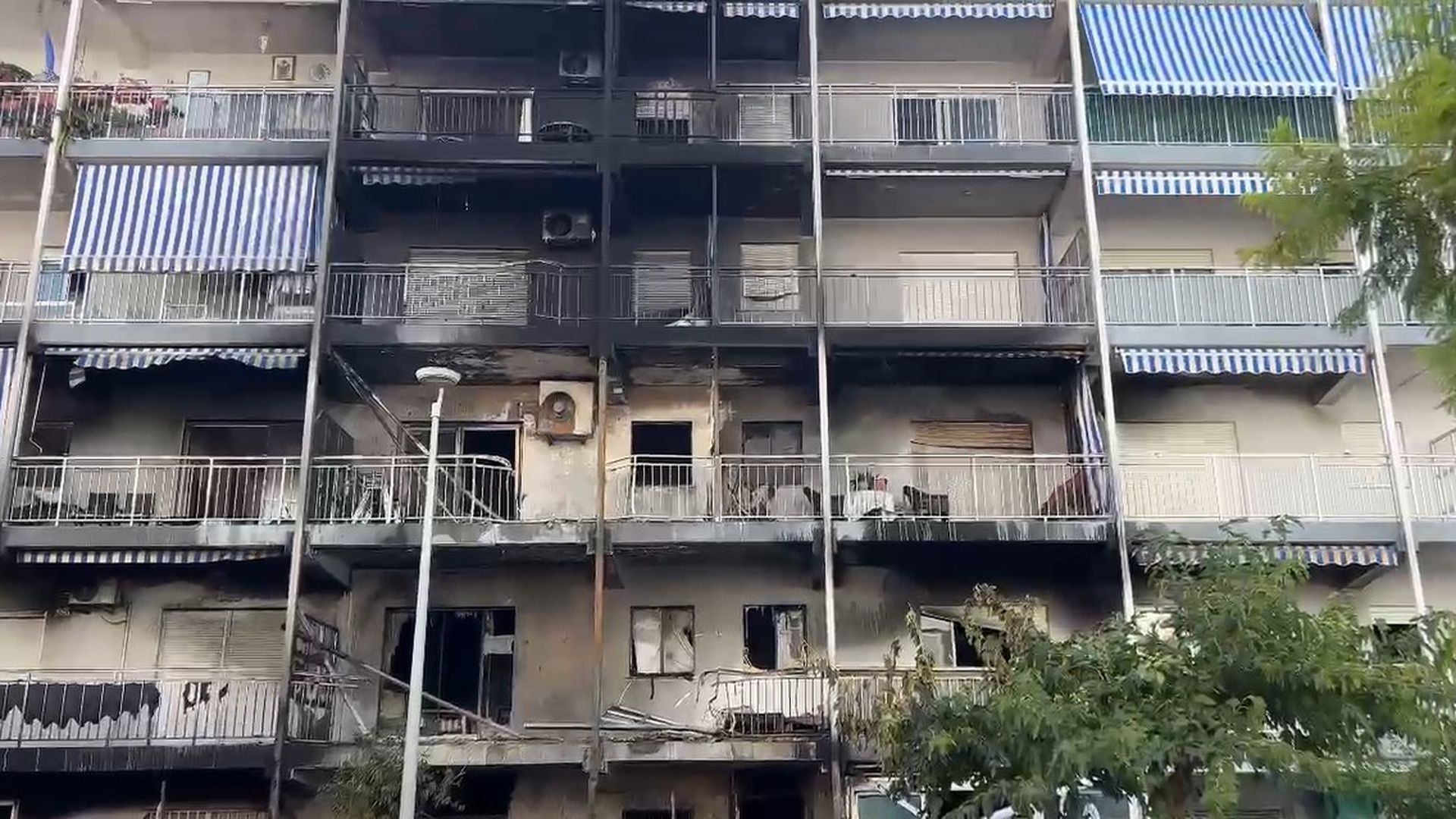 Así ha quedado el edifico que ha ardido en Gandía