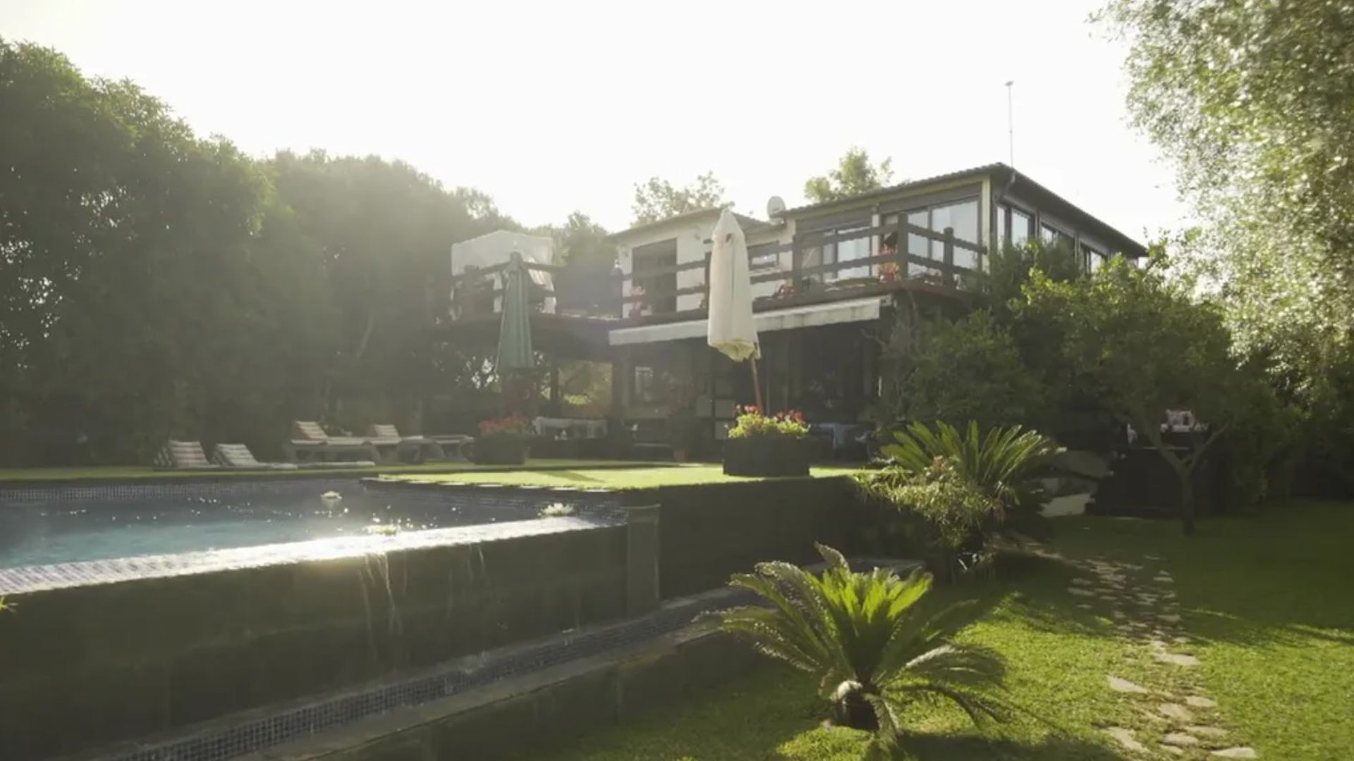 El jardín de la casa de Antonio Carmona y Mariola Orellana en Cádiz