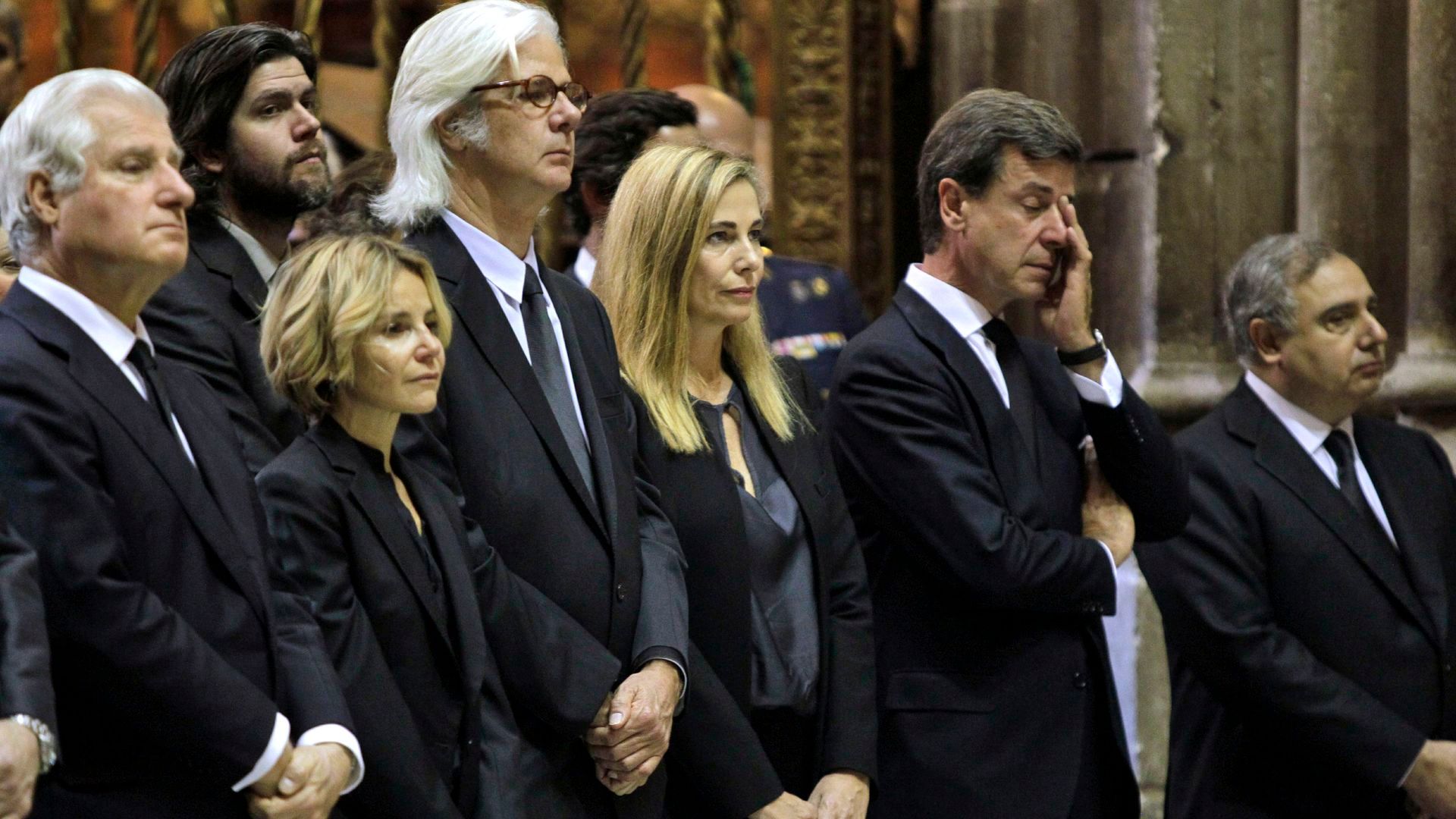 Los hermanos Martínez de Irujo en el funeral de la Duquesa de Alba