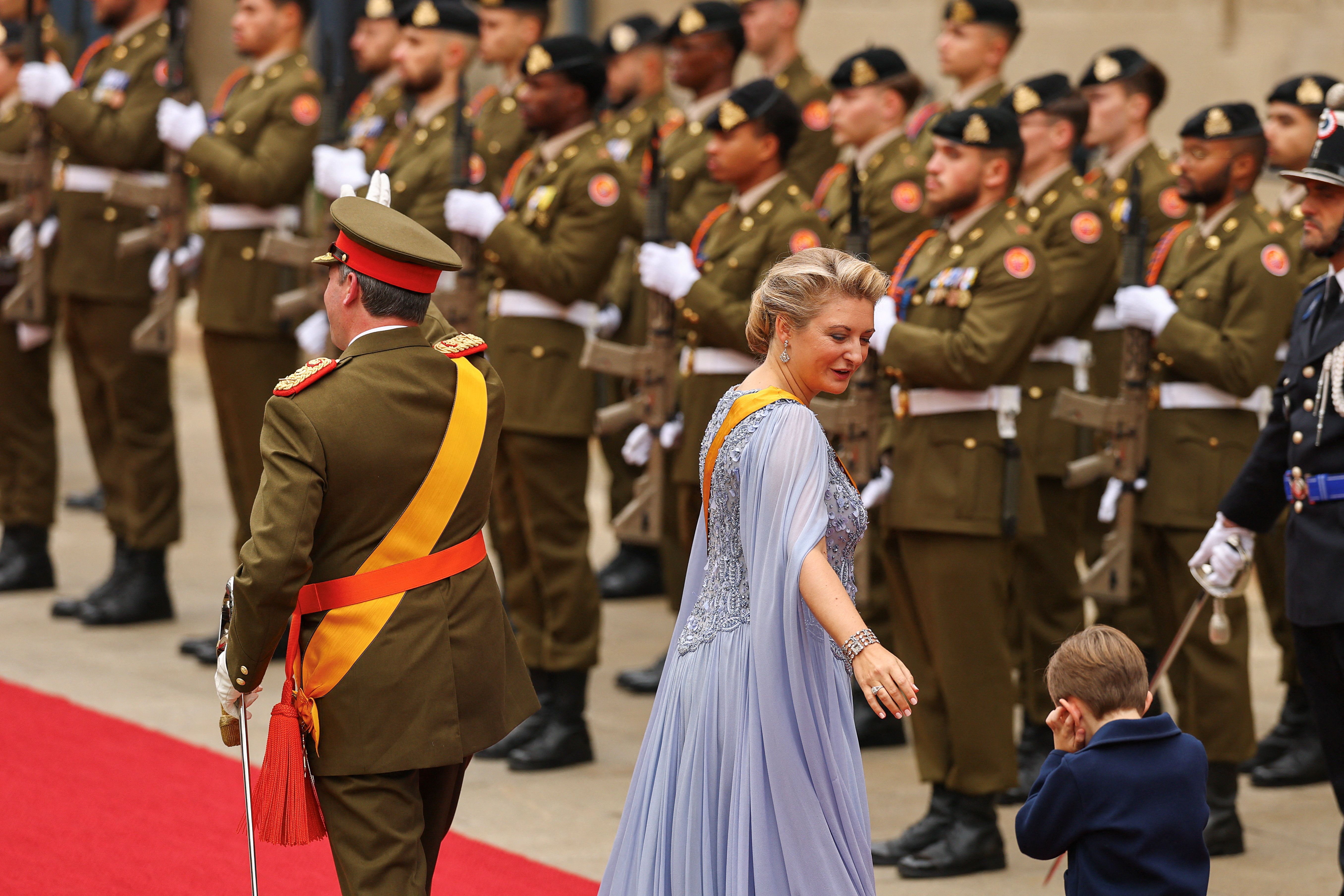 Stéphanie de Luxemburgo corrigiendo a su hijo