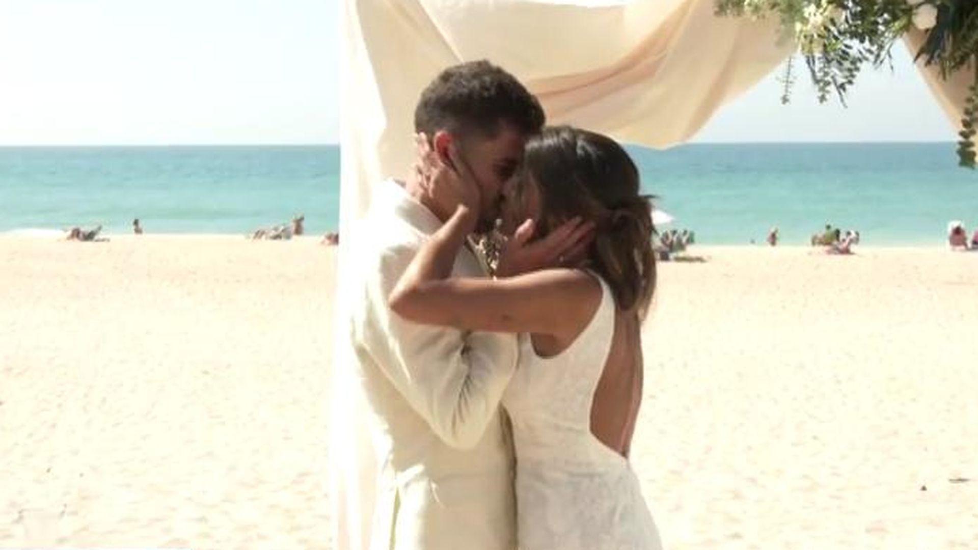 Alba Muñoz se casa en la playa de Chiclana