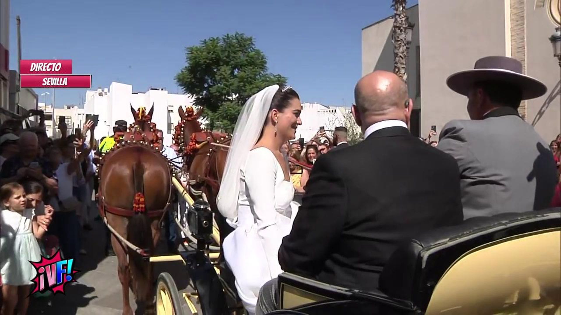Bárbara Mirjan en el coche de caballos