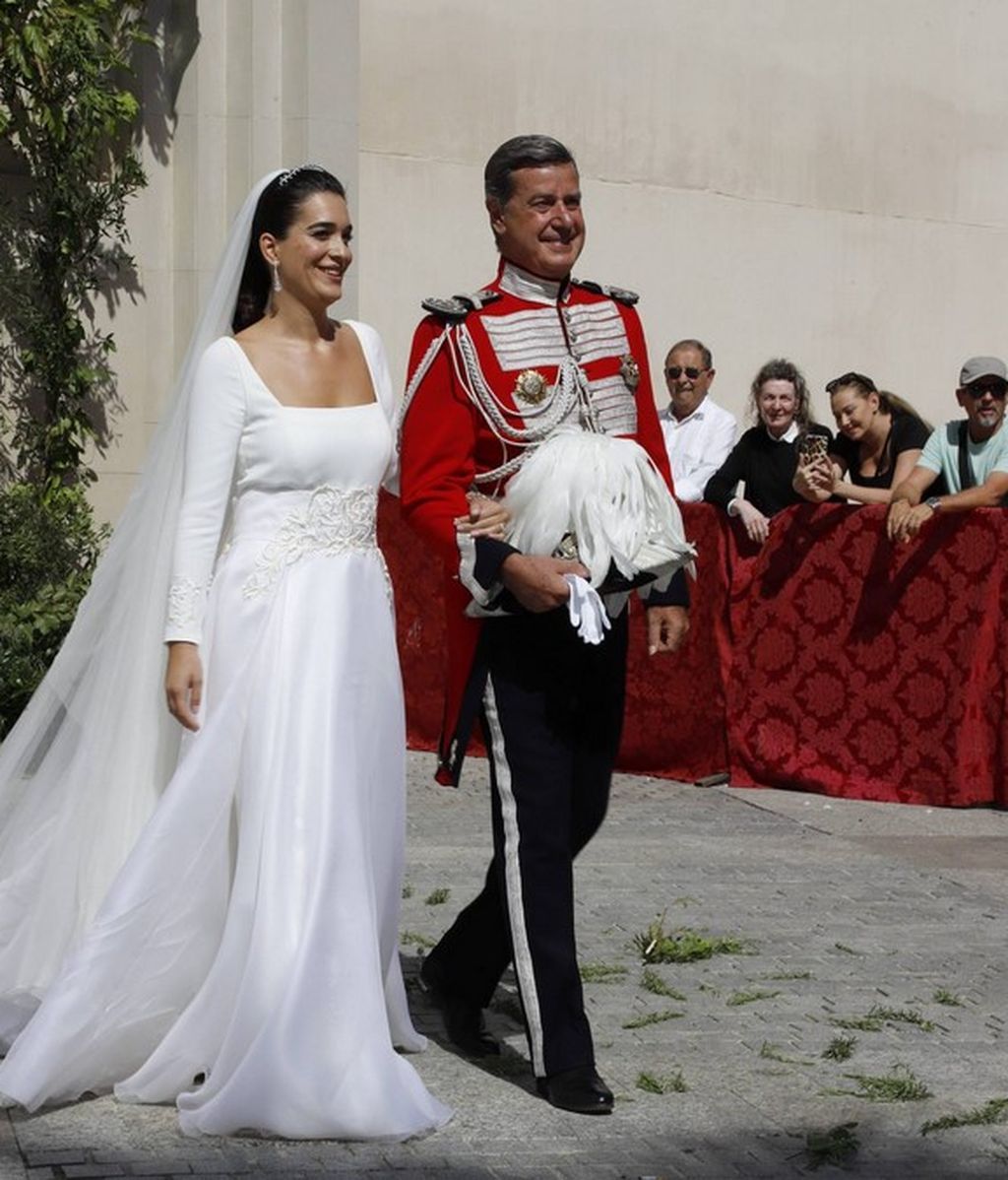 Bárbara Mirjan y Cayetano Martínez de Irujo, felices tras darse el 'sí, quiero'