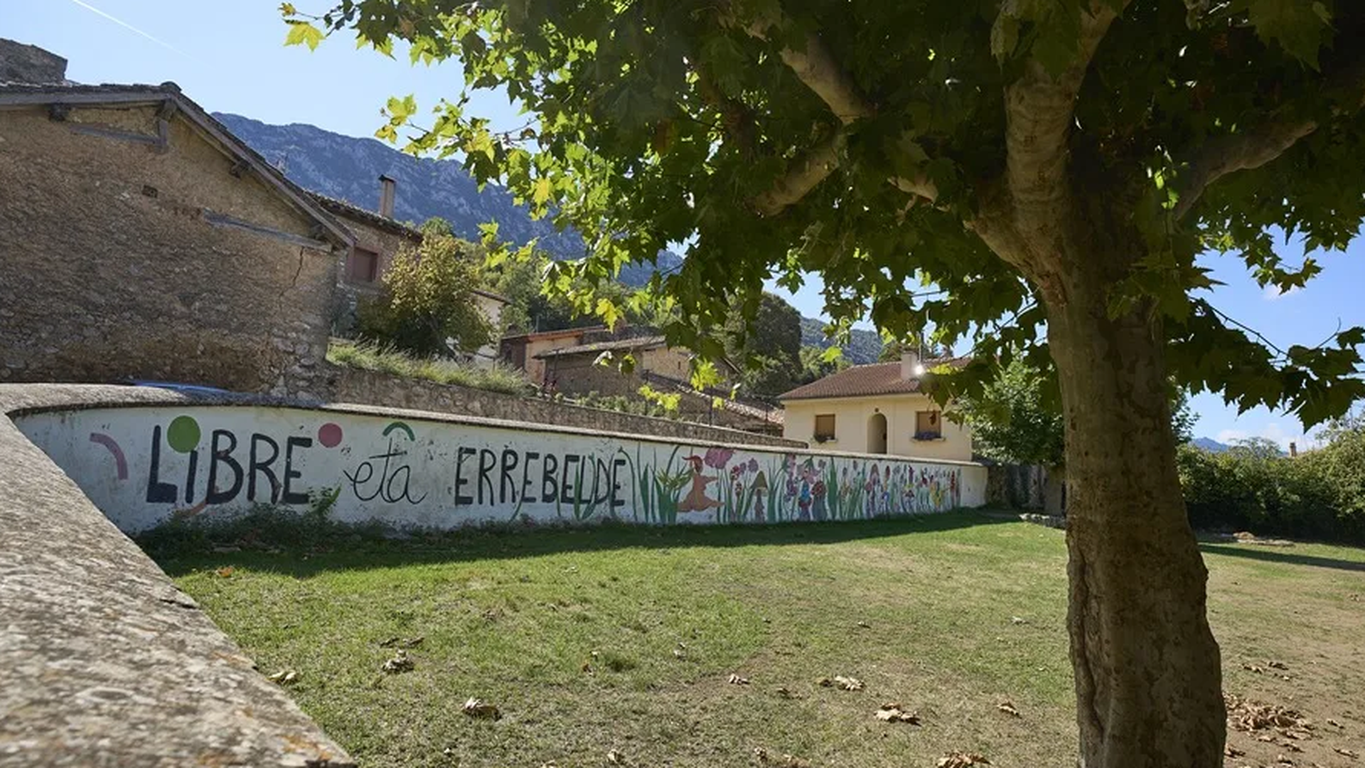 Los monitores de Bernedo defienden que no les constan casos de violencia sexual y denuncian "la campaña de acoso y difamación