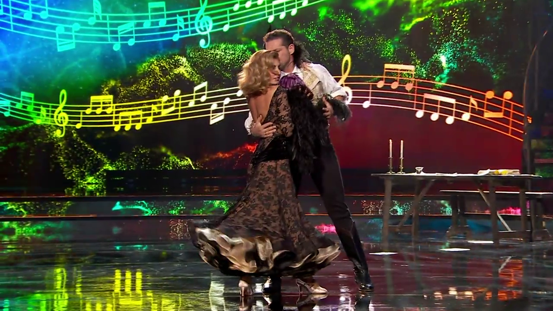 La actuación de Manu Tenorio en la gala 4