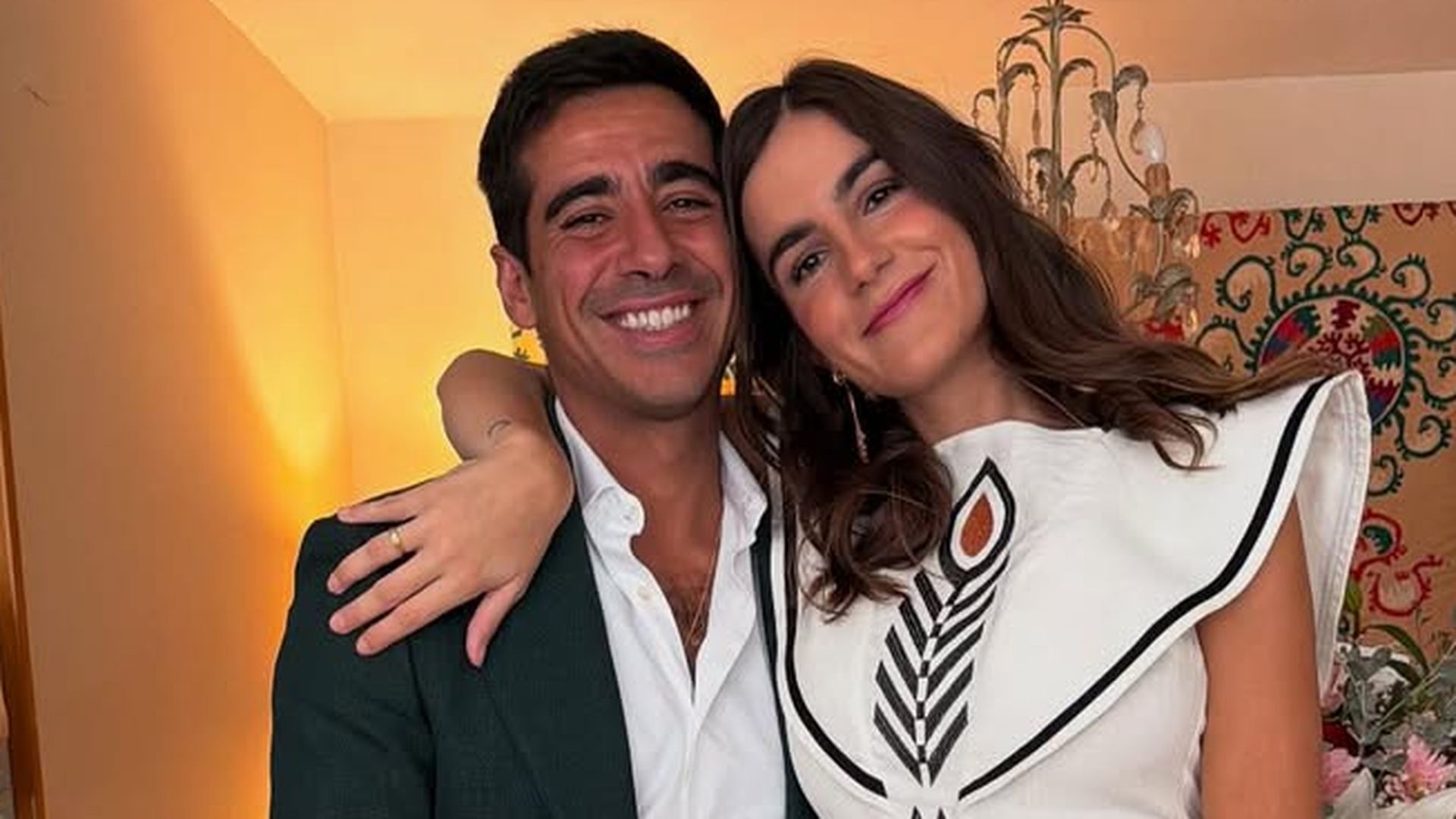 Blanca Llandres y Alberto Herrera en la fiesta de pedida