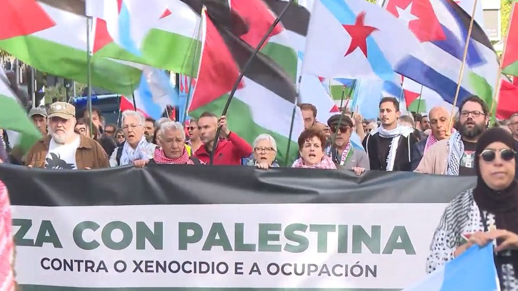 Miles de personas alzan la voz en Santiago contra el "genocidio" israelí en Palestina