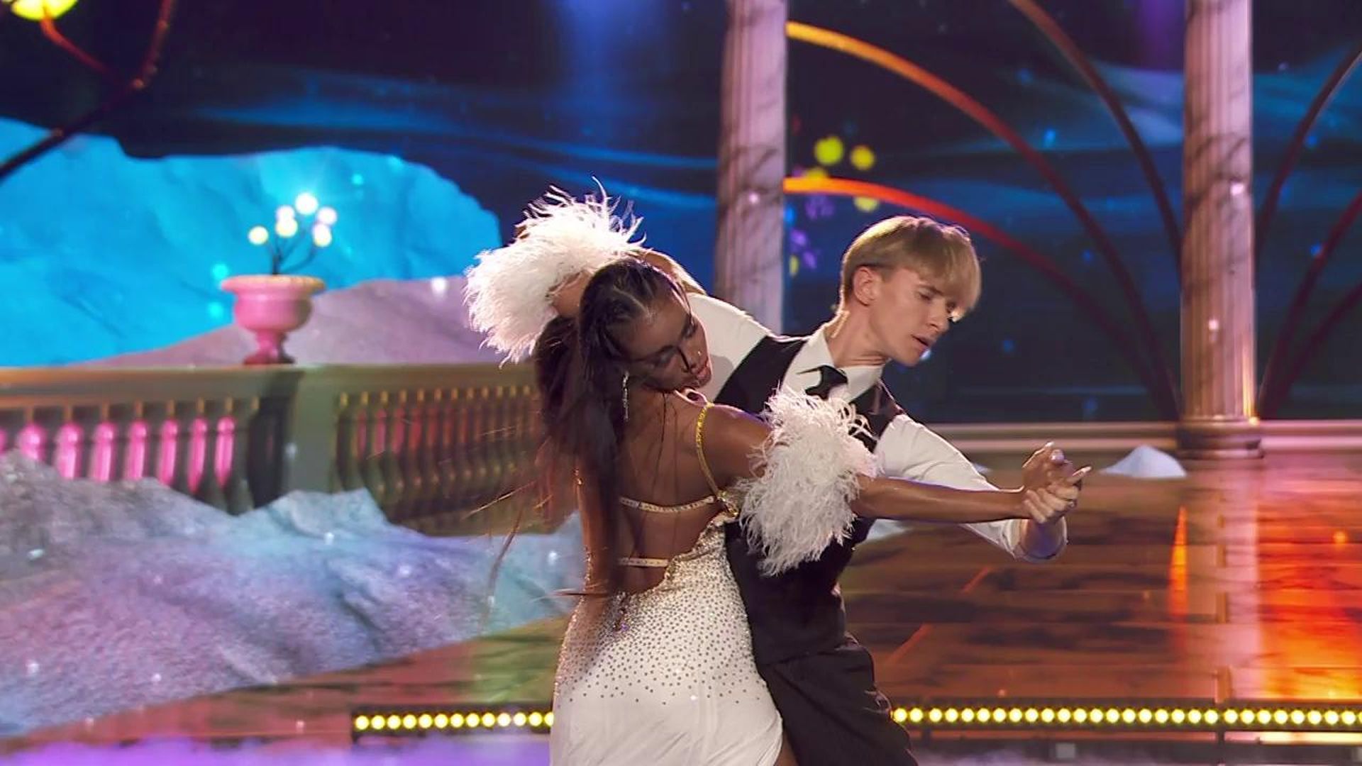 La actuación de Nona Sobo en la gala 4