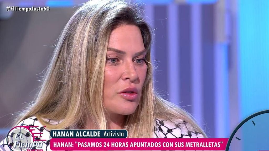 La activista Hanan Alcalde muestra el tatuaje por el que sospechaba que la policía israelí podía "cortarle el brazo": "Lo asocian a Hamás"