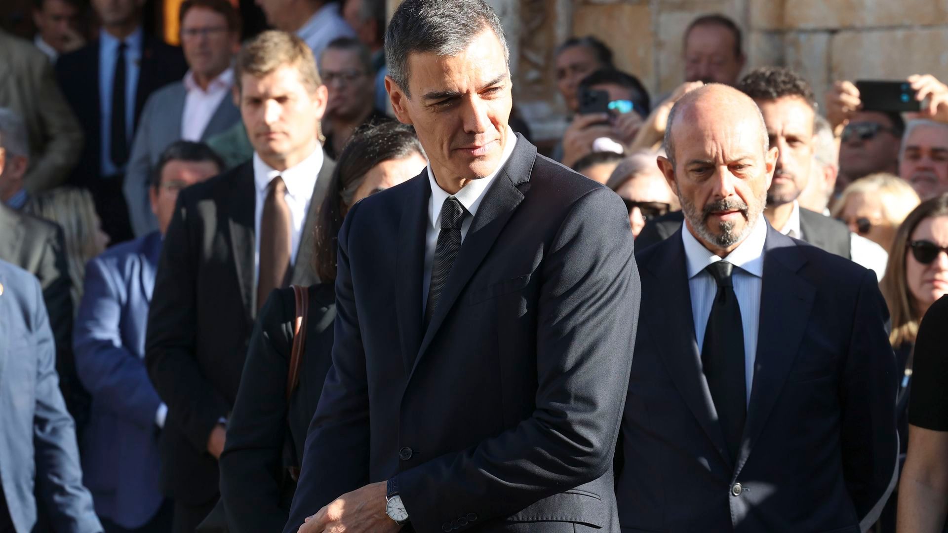 El presidente del Gobierno, Pedro Sánchez, asiste al funeral de Guillermo Fernández Vara