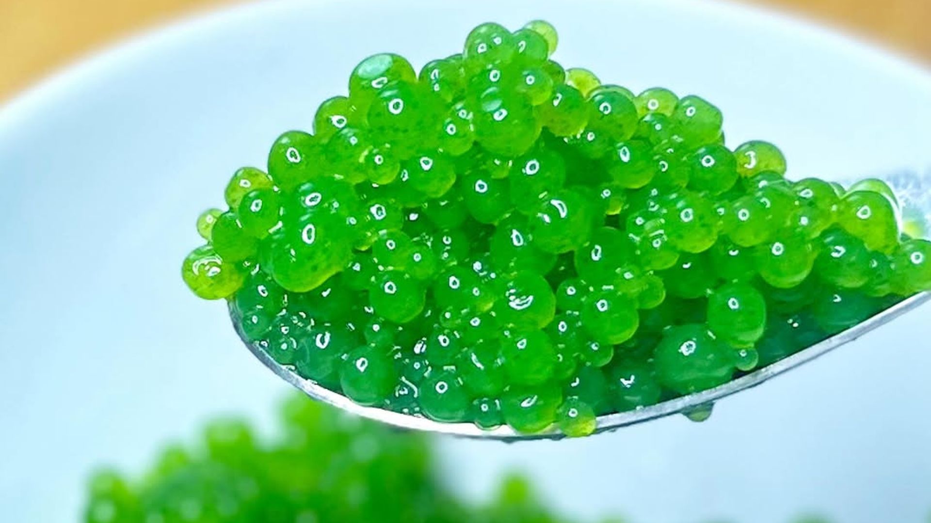 Falso caviar de albahaca