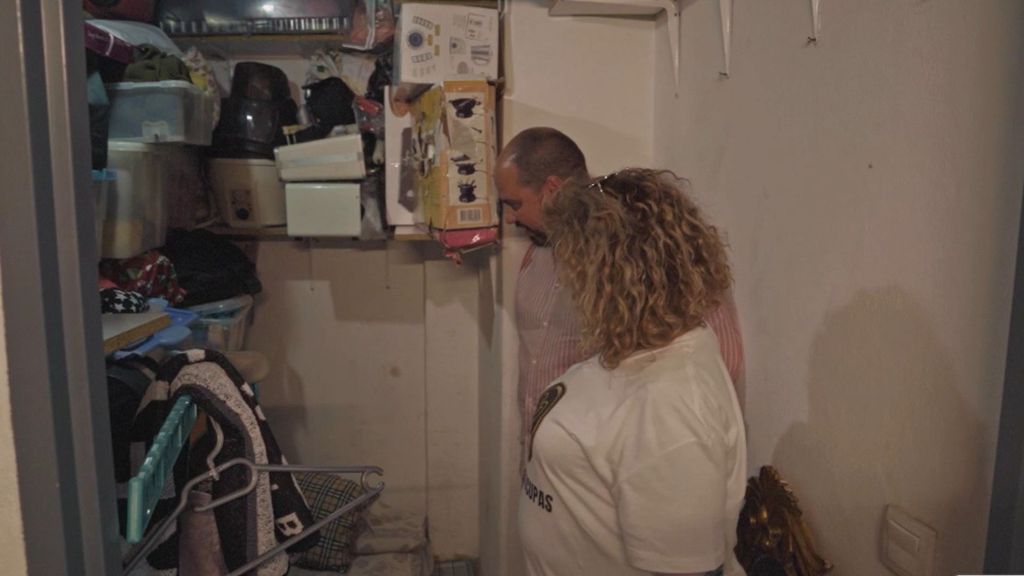 La dura situación de Rocío, una propietaria que vive en un trastero tras la ocupación ilegal de su vivienda por parte de sus inquiokupas: "Una barbaridad"