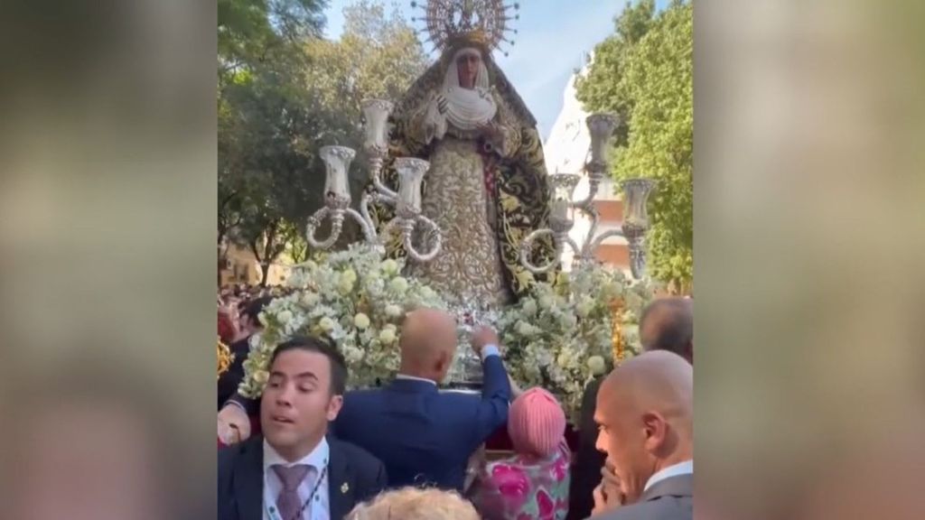 La Esperanza de Triana ya está en las Tres Mil Viviendas