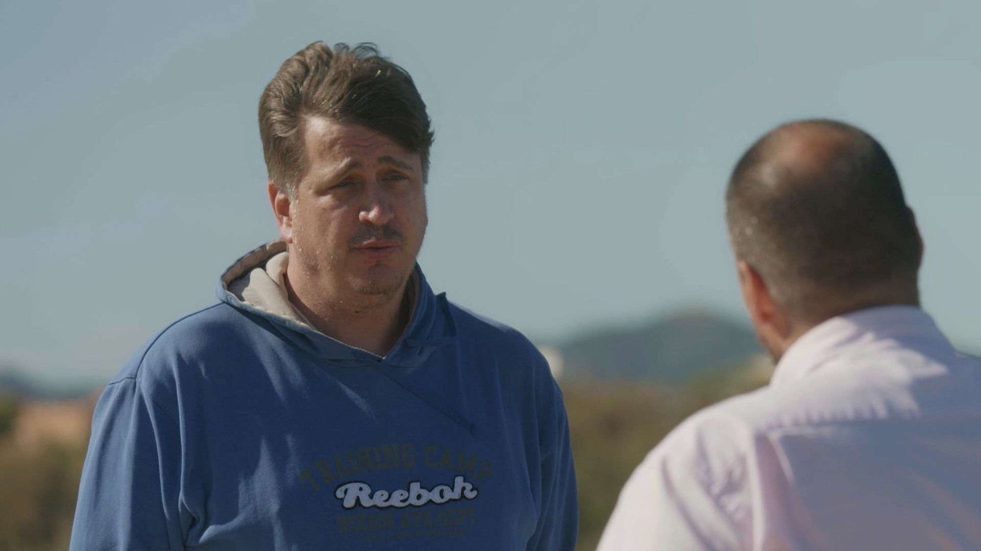 Las desgarradoras palabras de Miguel Ángel, que abandonó su casa tras una paliza que le propinó un vecino okupa: "Esto me está causando depresión" Las desgarradoras palabras de Miguel Ángel, que abandonó su casa tras una paliza que le propinó un vecino okupa: "Esto me está causando depresión"