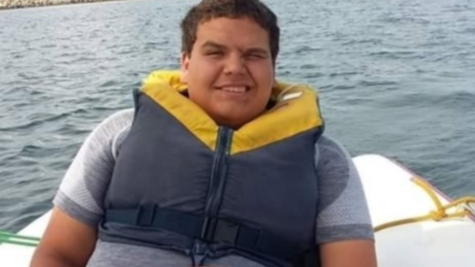 Óscar Castro, el joven de 23 años con autismo