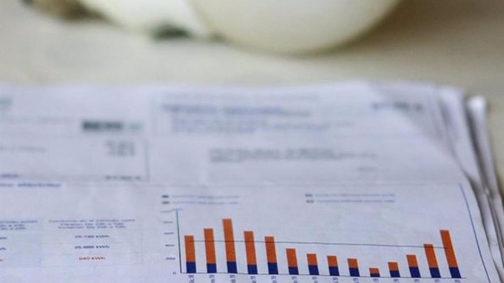 Archivo - Factura de la luz