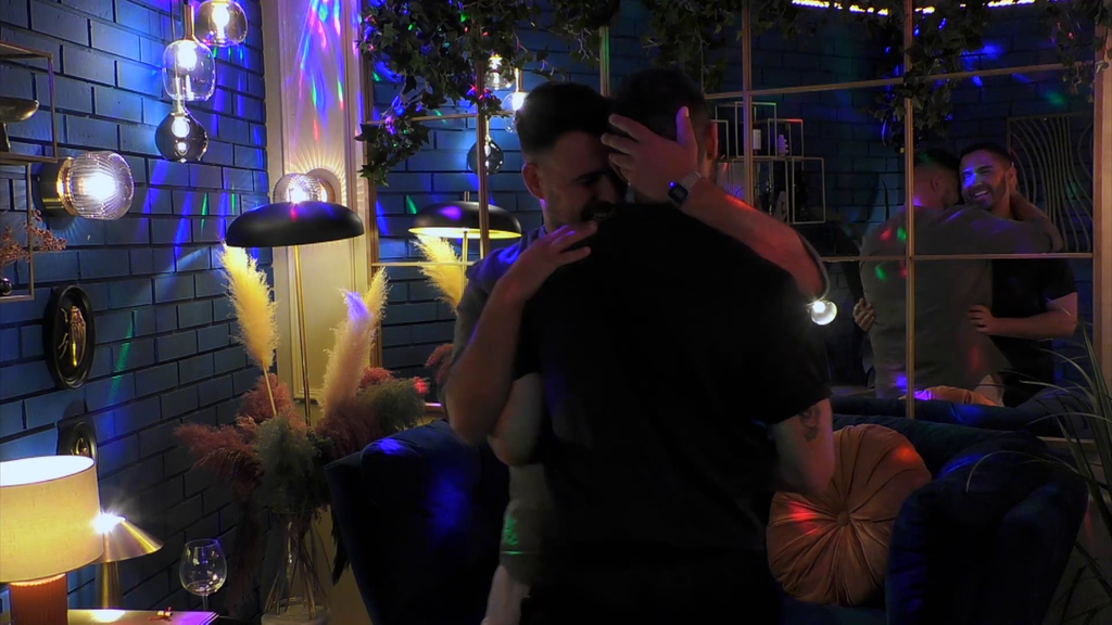 El sensual baile de un soltero de 'First dates' que ha vuelto loco a su cita: "Me ha puesto nervioso"