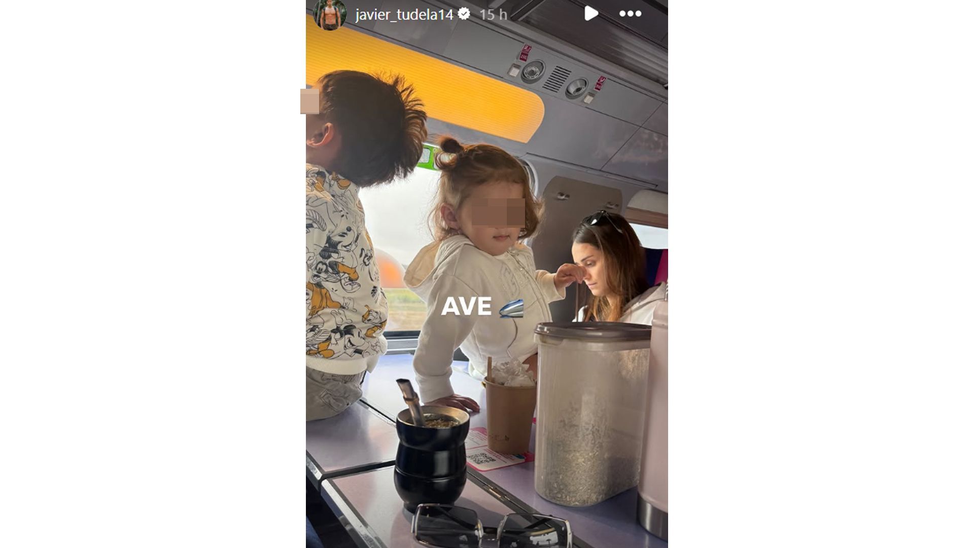 El tierno momento de Marina Romero con sus hijos en el tren