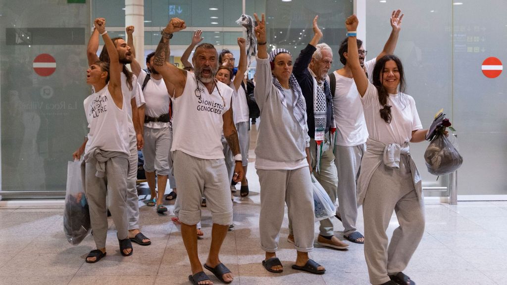 Los activistas de la flotilla denuncian torturas y exigen el regreso de una compañera: "Nos han pegado, humillado, torturado"