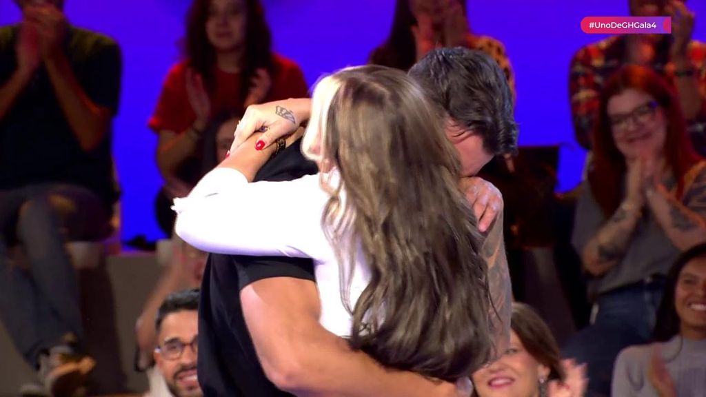 'Uno de GH20' sorprende al candidato Cristián con la emotiva visita de su hermana: "Os echo un montón de menos"