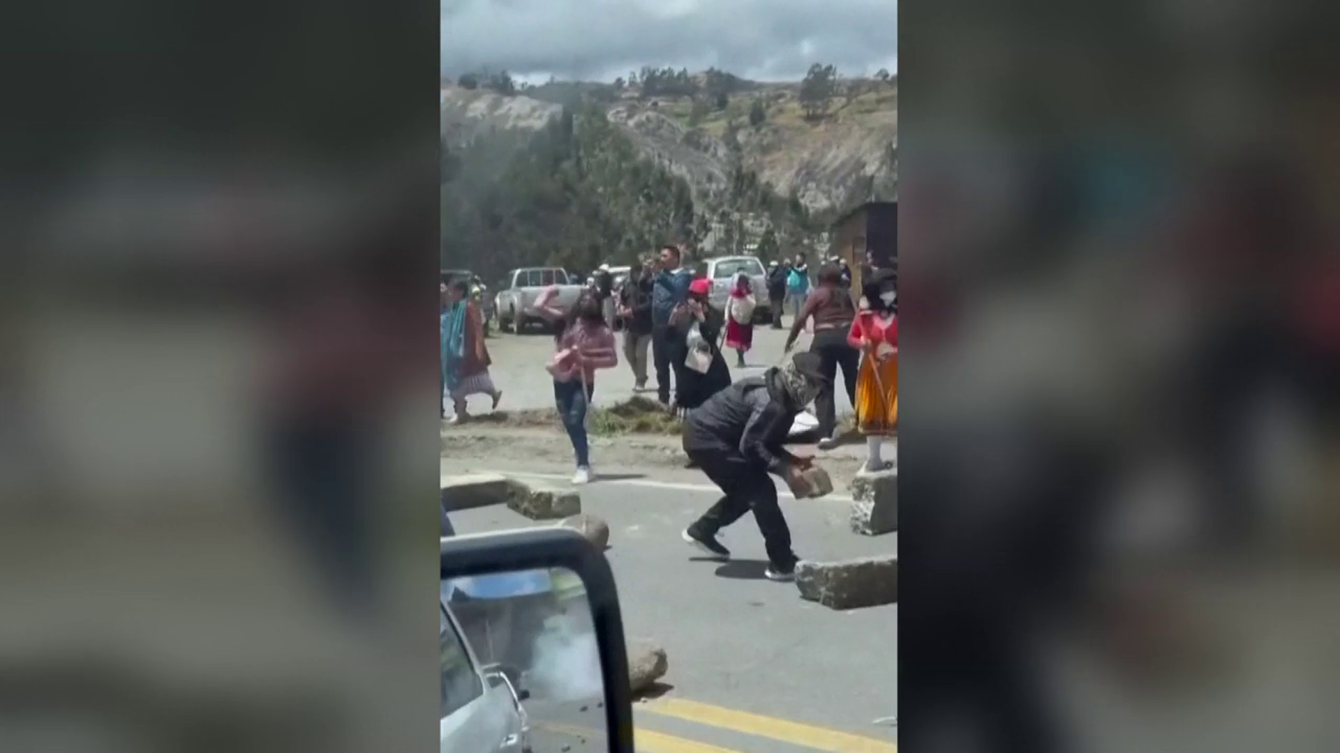 Denuncian un intento de asesinato contra Daniel Noboa, presidente de Ecuador: "Le lanzaron piedras y hay signos de balas" en su vehículo