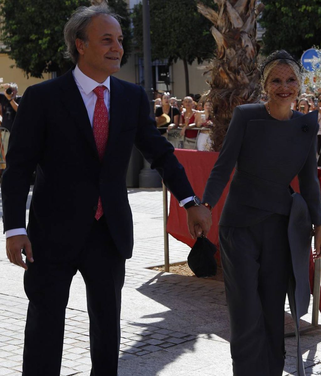 Eugenia Martínez de Irujo y Narcís Rebollo llegando al enlace nupcial de Cayetano