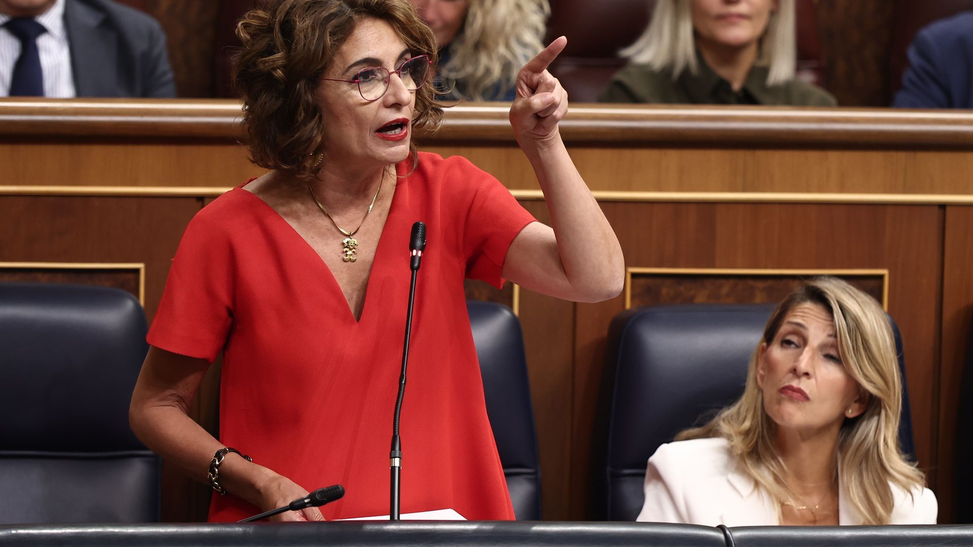 La portavoz del PP, Esther Muñoz, ha reprochado al Ejecutivo de no dotar fondos a la norma en relación con la ELA