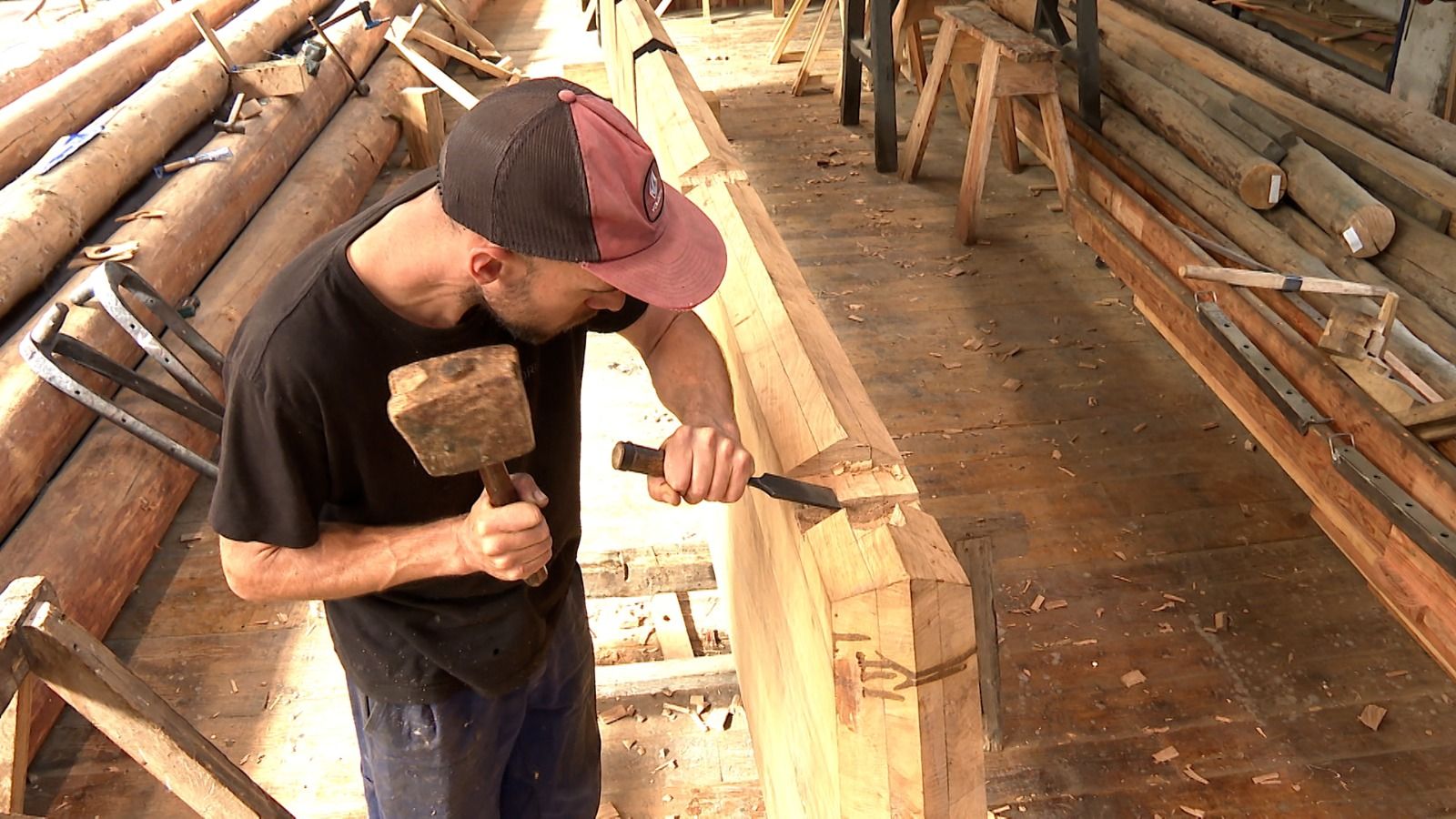 La réplica de la nao San Juan se realiza de forma artesanal en Pasaia desde hace más de una década