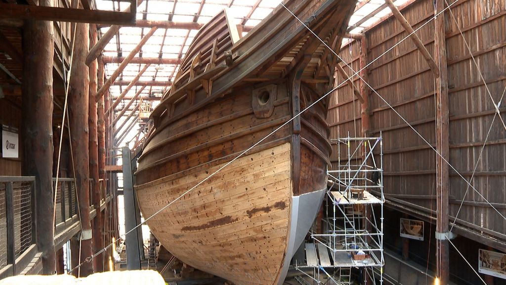 La réplica del ballenero vasco del siglo XVI aguarda en Pasaia a ser botada el próximo 7 de noviembre