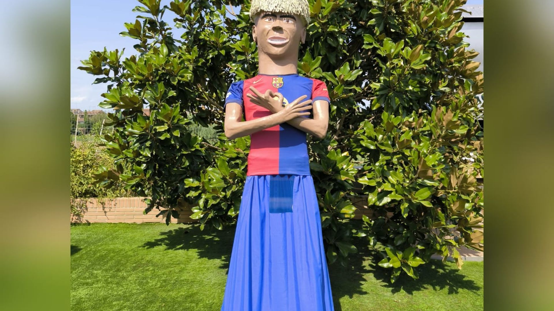 Lamine Yamal en versión gigante, la estrella de una colla en Lleida: