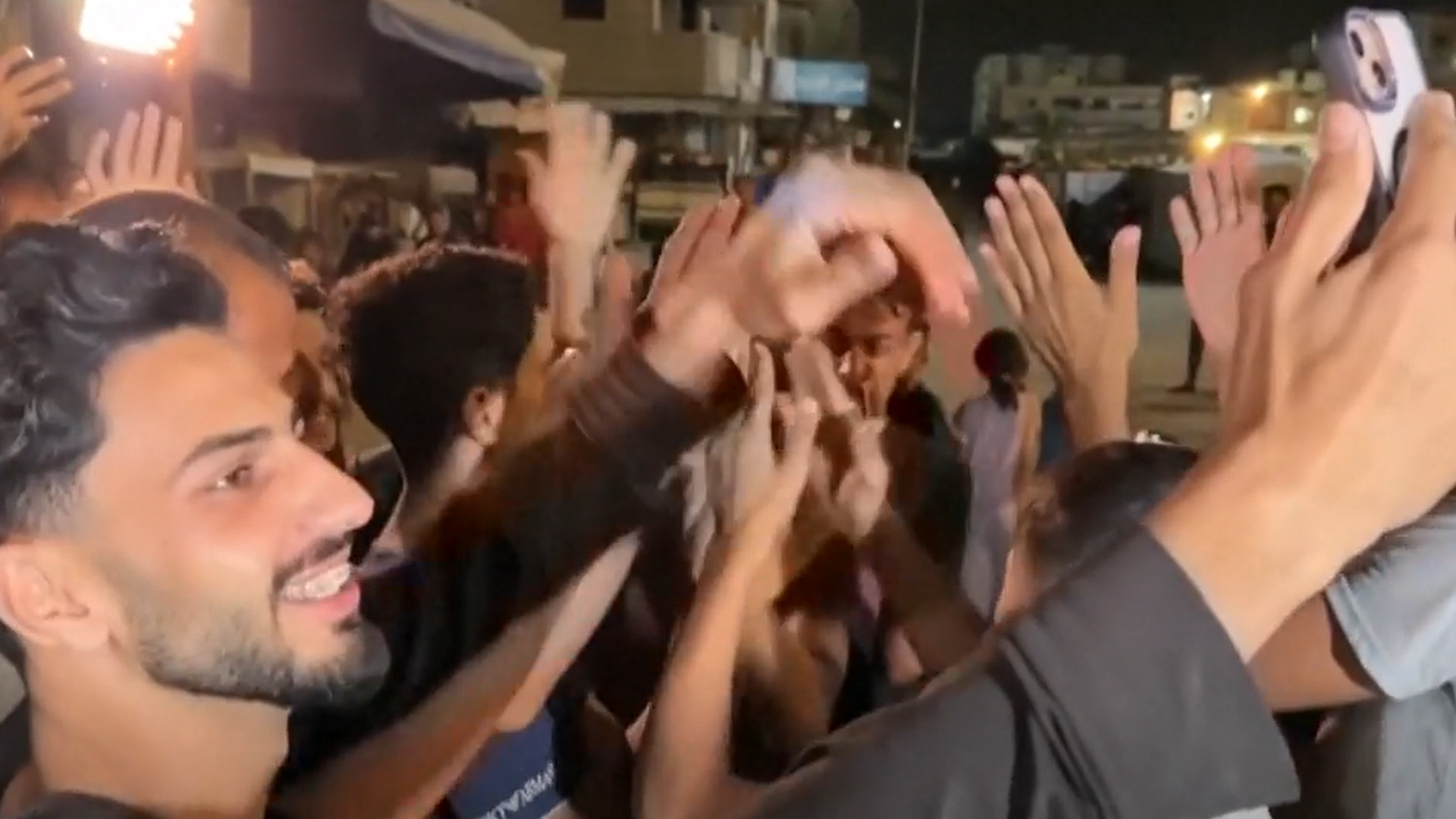 Así celebran los gazatíes la primera fase del acuerdo de paz