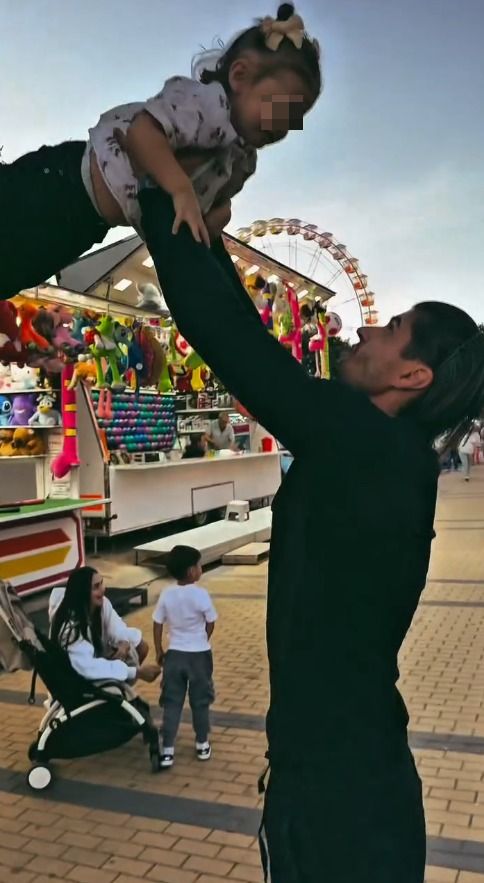 Javier Tudela y sus hijos