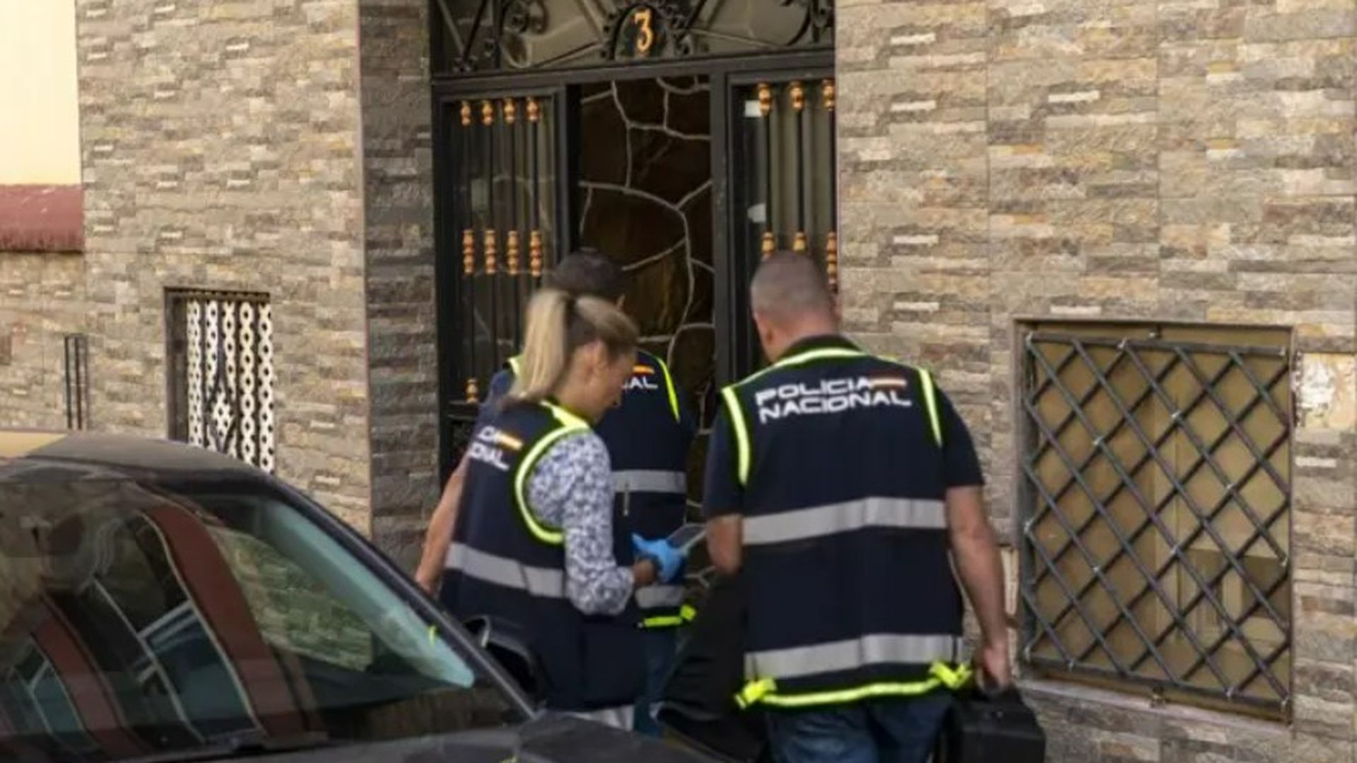 Los padres del bebé hallado muerto en su domicilio en Ceuta, enviados a prisión por orden del juez