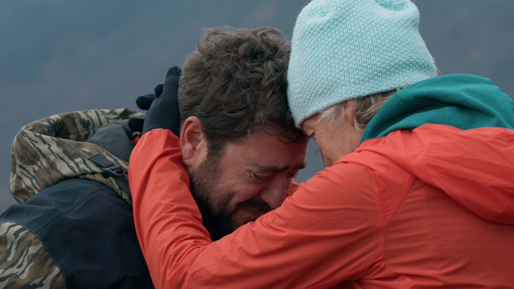 Antonio Orozco se rompe subiendo la montaña y termina viviendo un momento de lo más emotivo al llegar a la cima