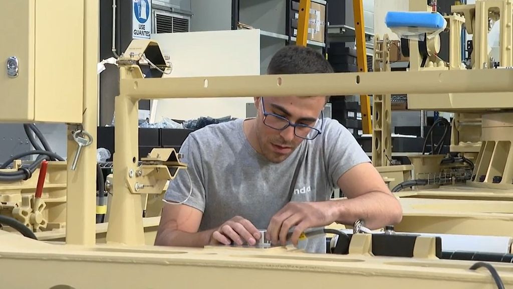 De las aulas al empleo, la FP se convierte en pasarela directa al trabajo: "Necesitamos gente que toca el producto"