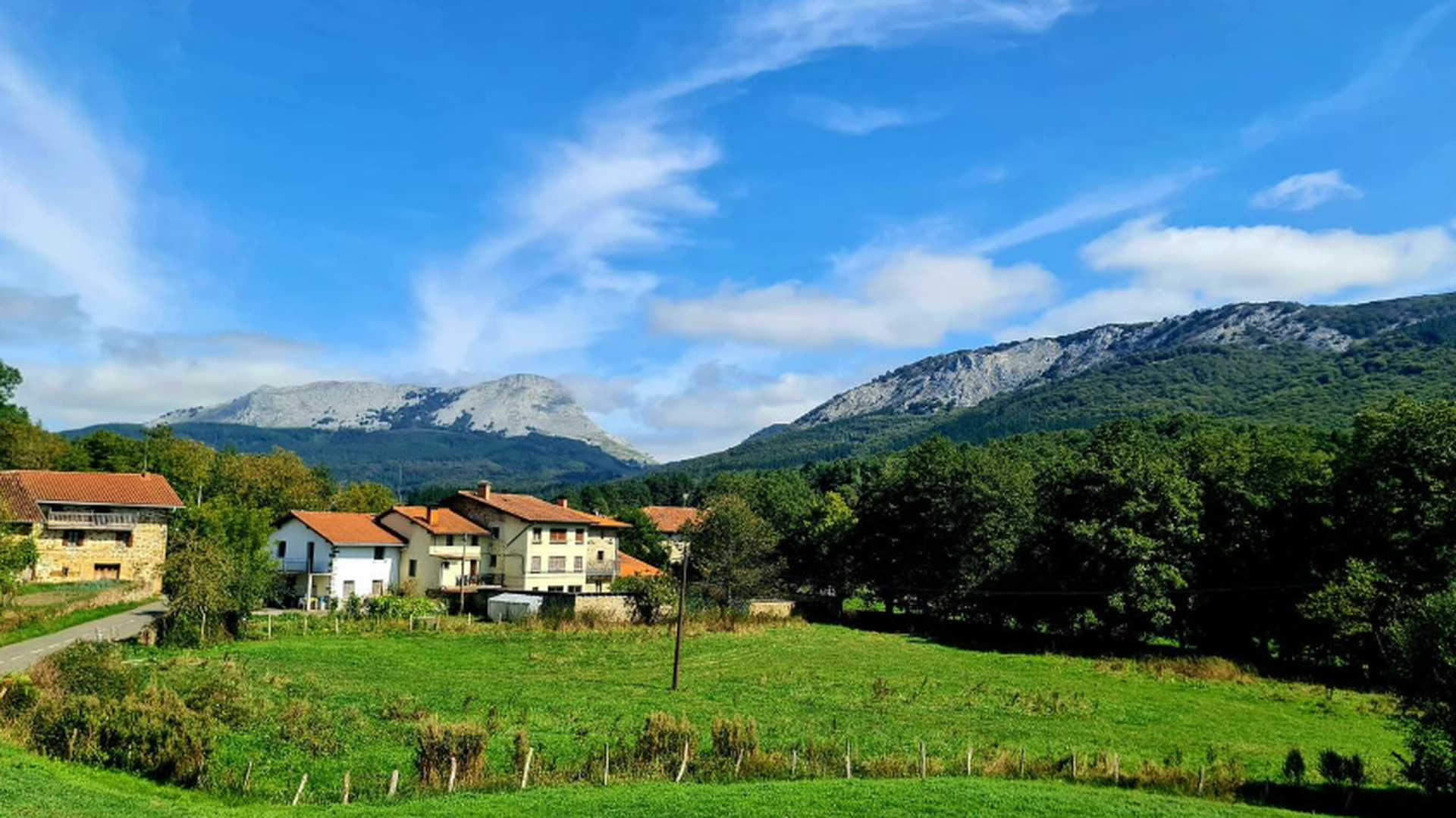 La carrera transcurre por tres parques naturales y paisajes de ensueño